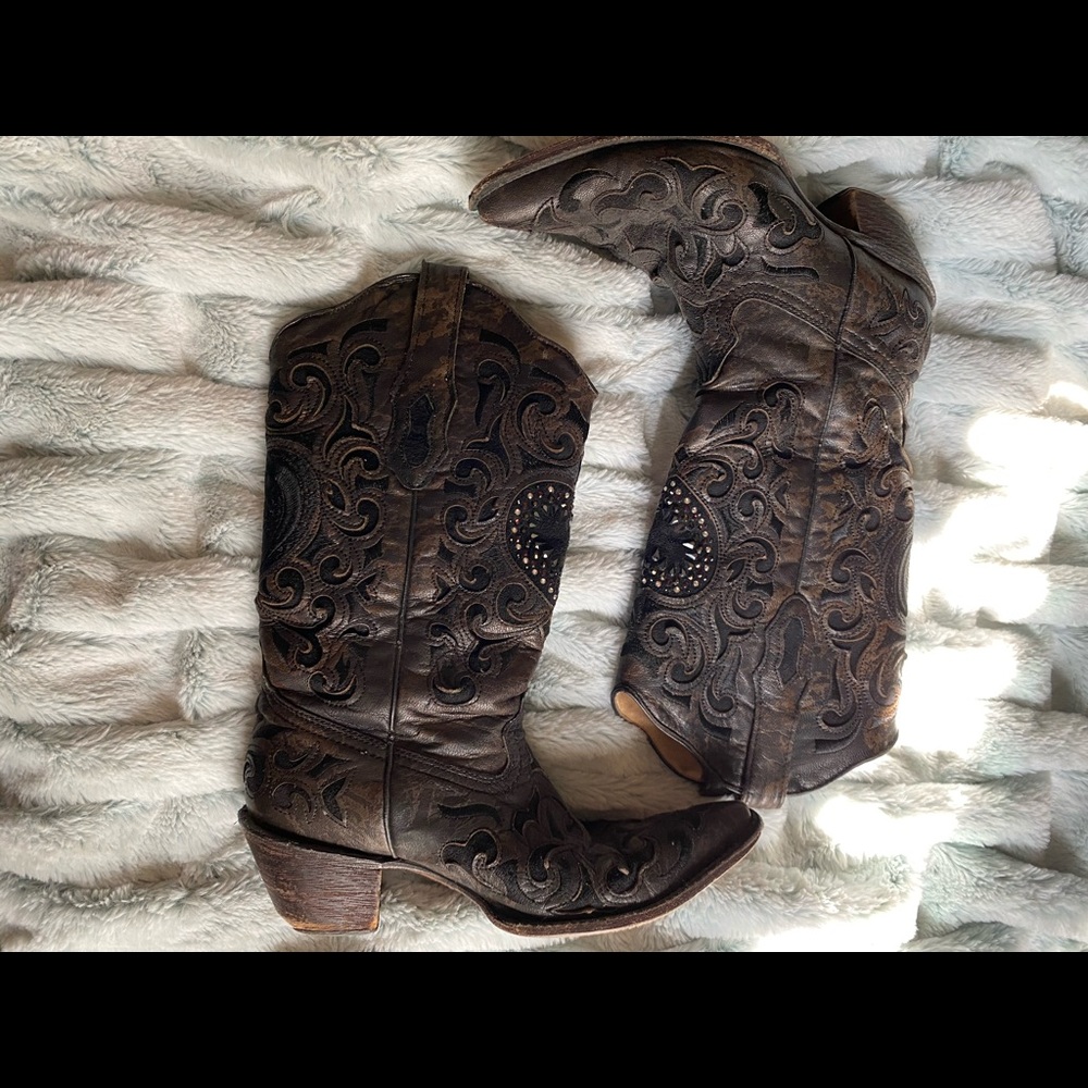 Women’s Corral Vintage Cowboy Boots size 8.5